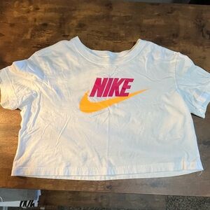 The Nike cropped tee sz. S